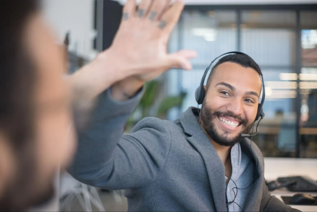 7 Reasons to Outsource Customer Experience Operations